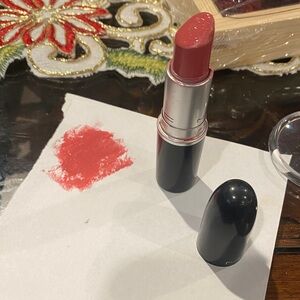 MAC FanFarecreamsheen Lipstick